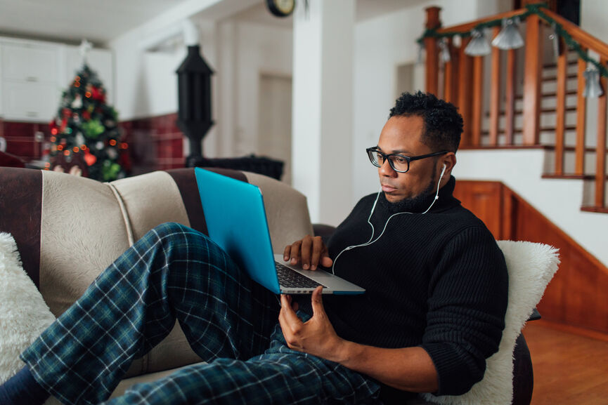 How to Earn More By Side Hustling During the Holidays